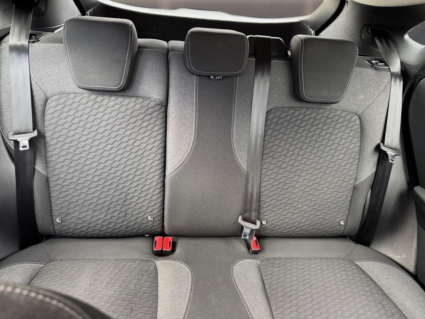 Fahrzeugabbildung Ford Puma Titanium, Winterpaket, schwarze Alus,Navi,N