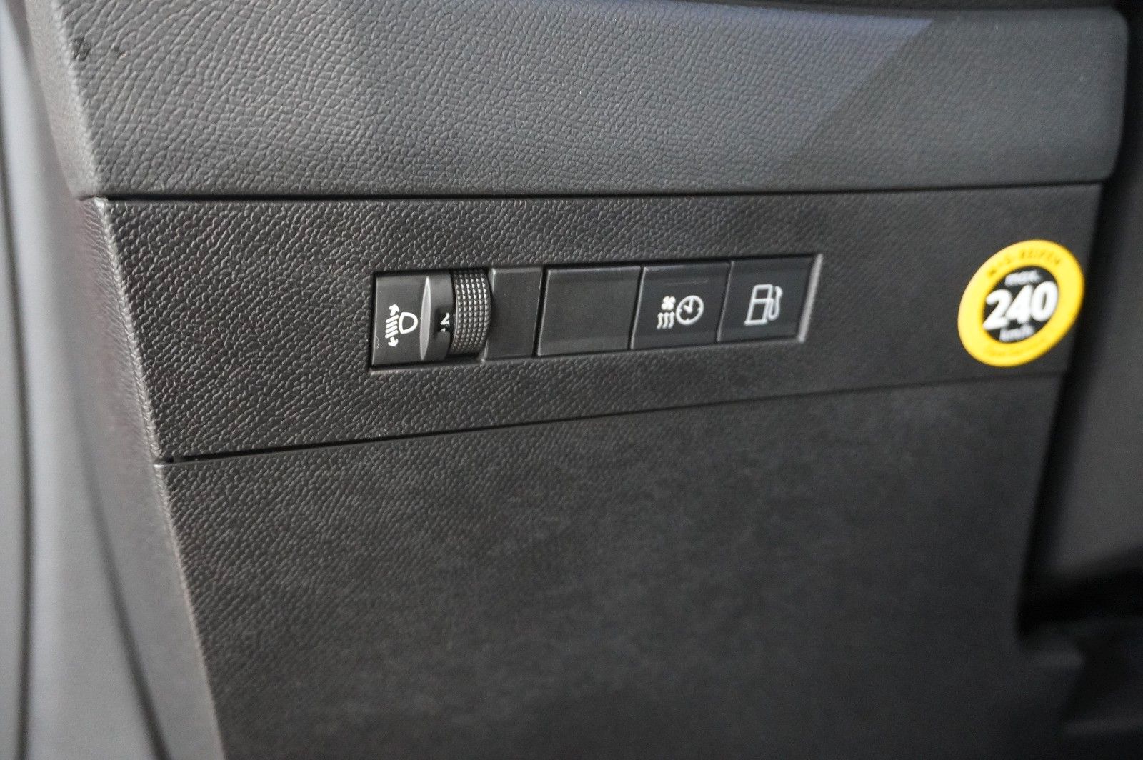 Fahrzeugabbildung Opel Astra L Lim. 1.6 HYBRID ELEGANCE NAVI/LED/KAMERA