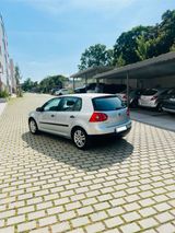 Volkswagen VW Golf 5*FSI*Edition/Klima/SHZ/TÜV - Volkswagen Golf mit Benzin-Antrieb: Limousine, V Fsi