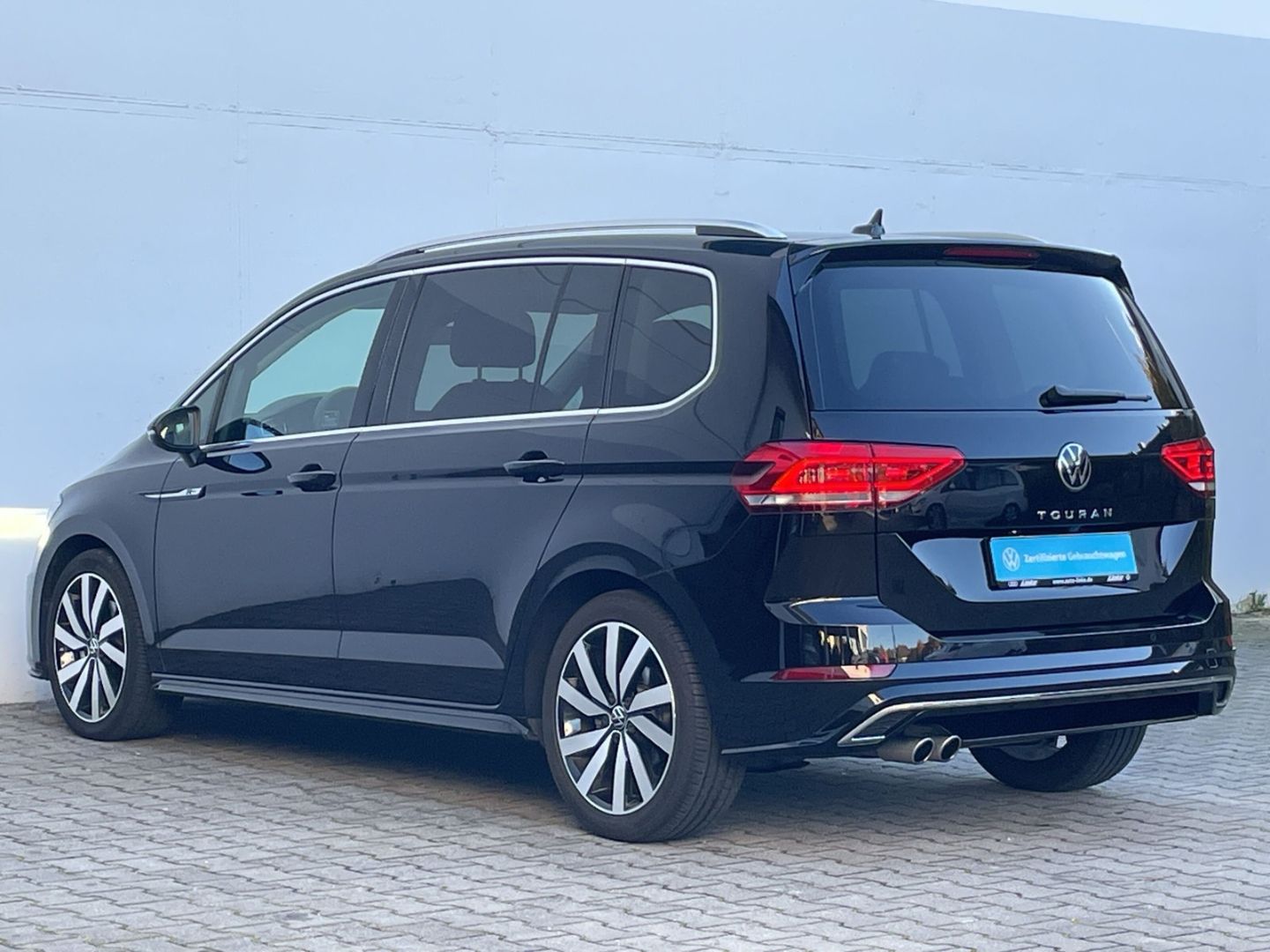 Touran 2.0TDI DSG R-Line AHK/Kamera/ACC/Navi/LED