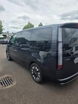 Hyundai STARIA 2.2 CRDi Signature 7-Sitzer Auto 4WD ... - Hyundai STARIA von privat