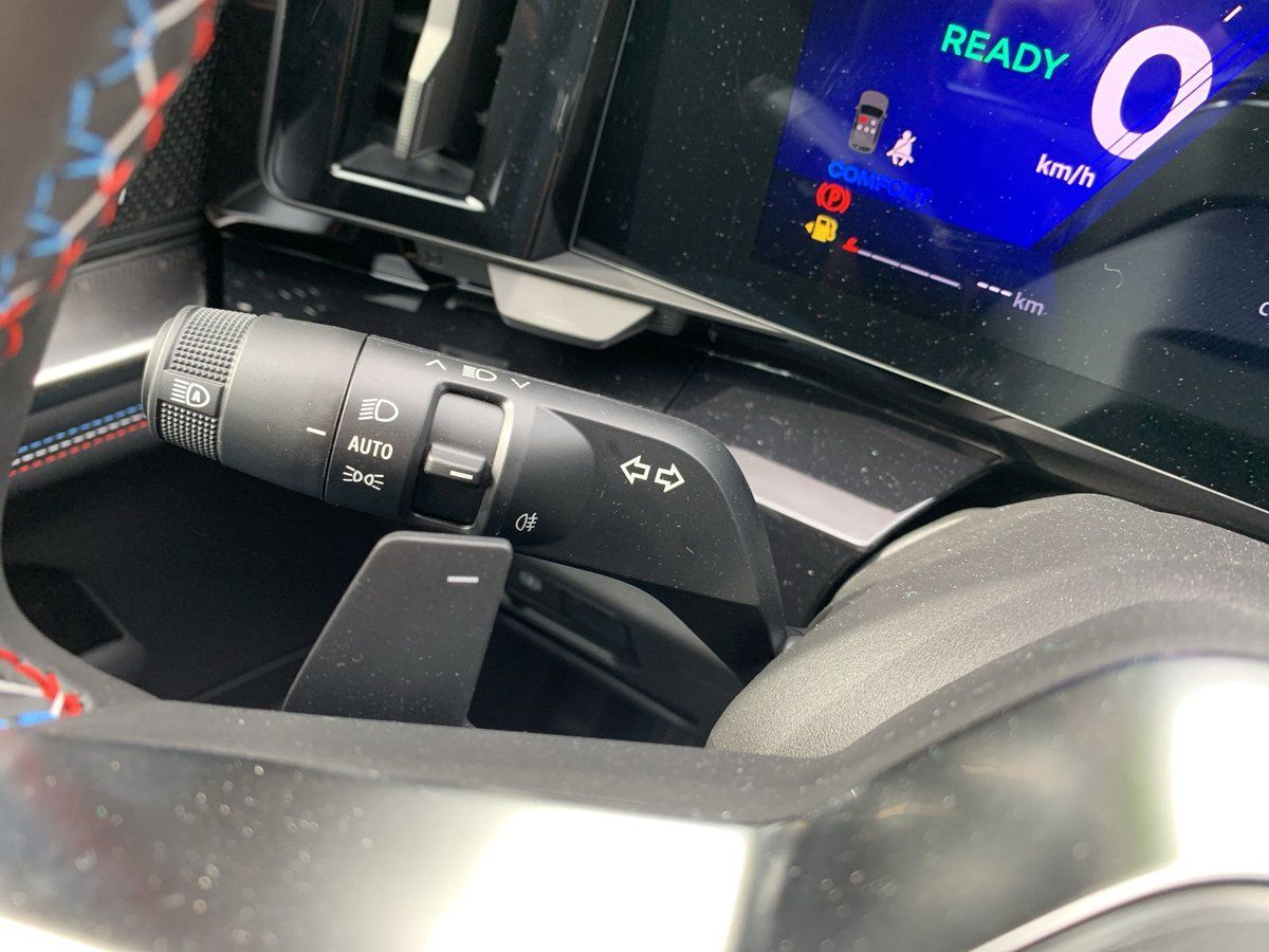 Renault Rafale - Bild 22