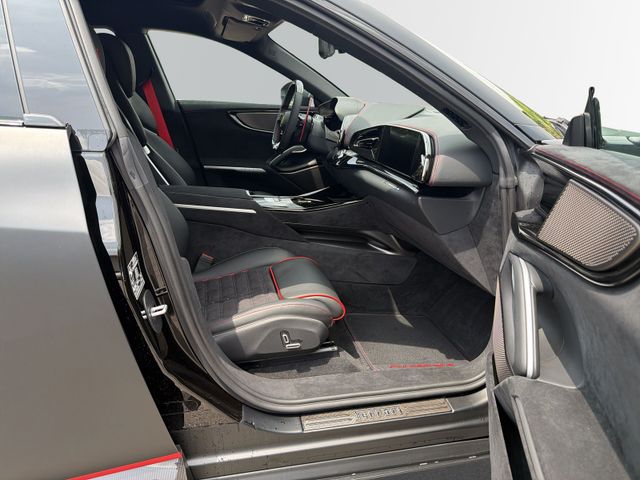FERRARI Purosangue – Bild 9