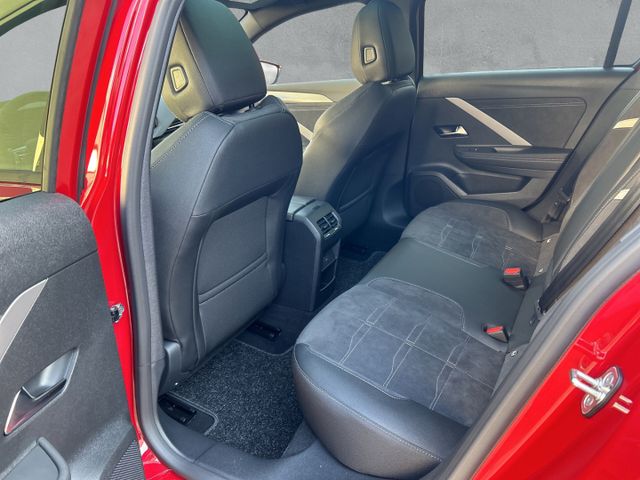 Astra ST Ultimate 1.2 Turbo ALCANTARA KEYLESS AG