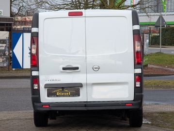 Opel Vivaro - 8