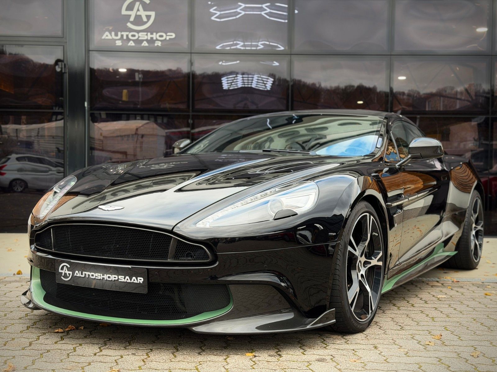 ASTON MARTIN Vanquish