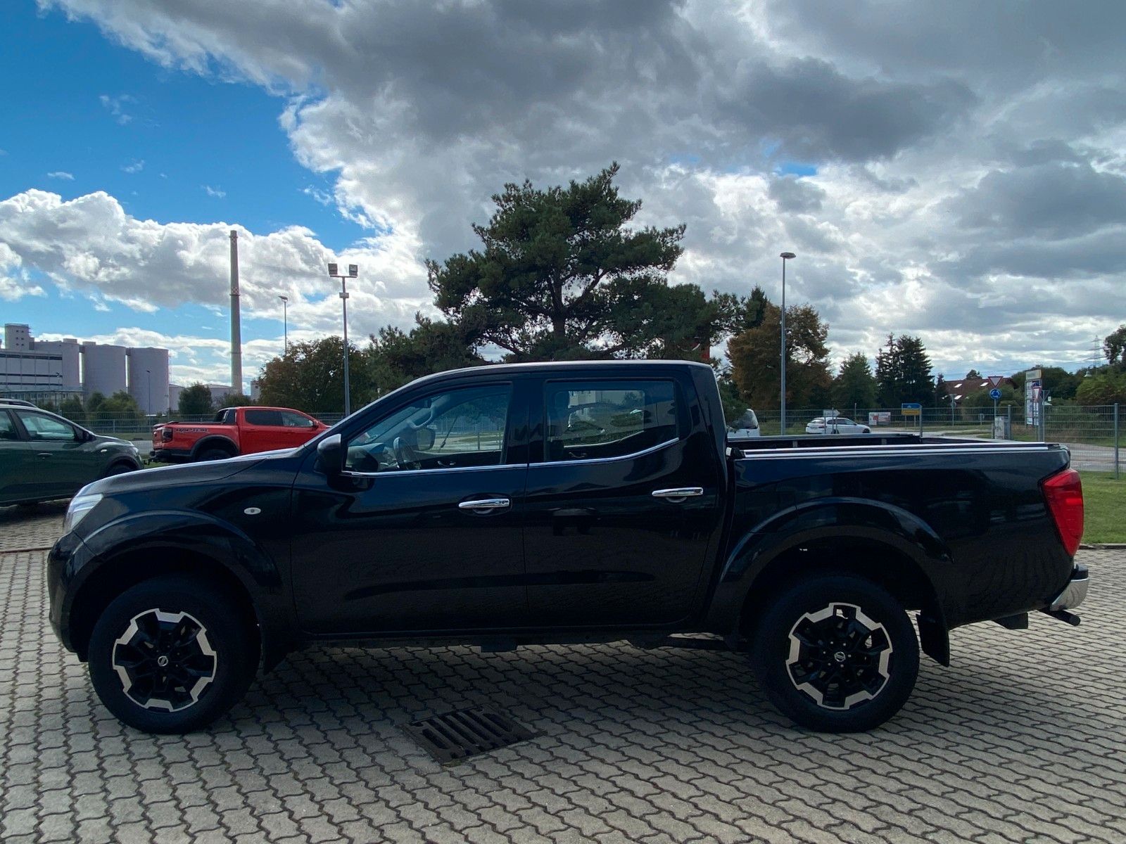 Fahrzeugabbildung Nissan Navara NP300  Double Cab 4x4