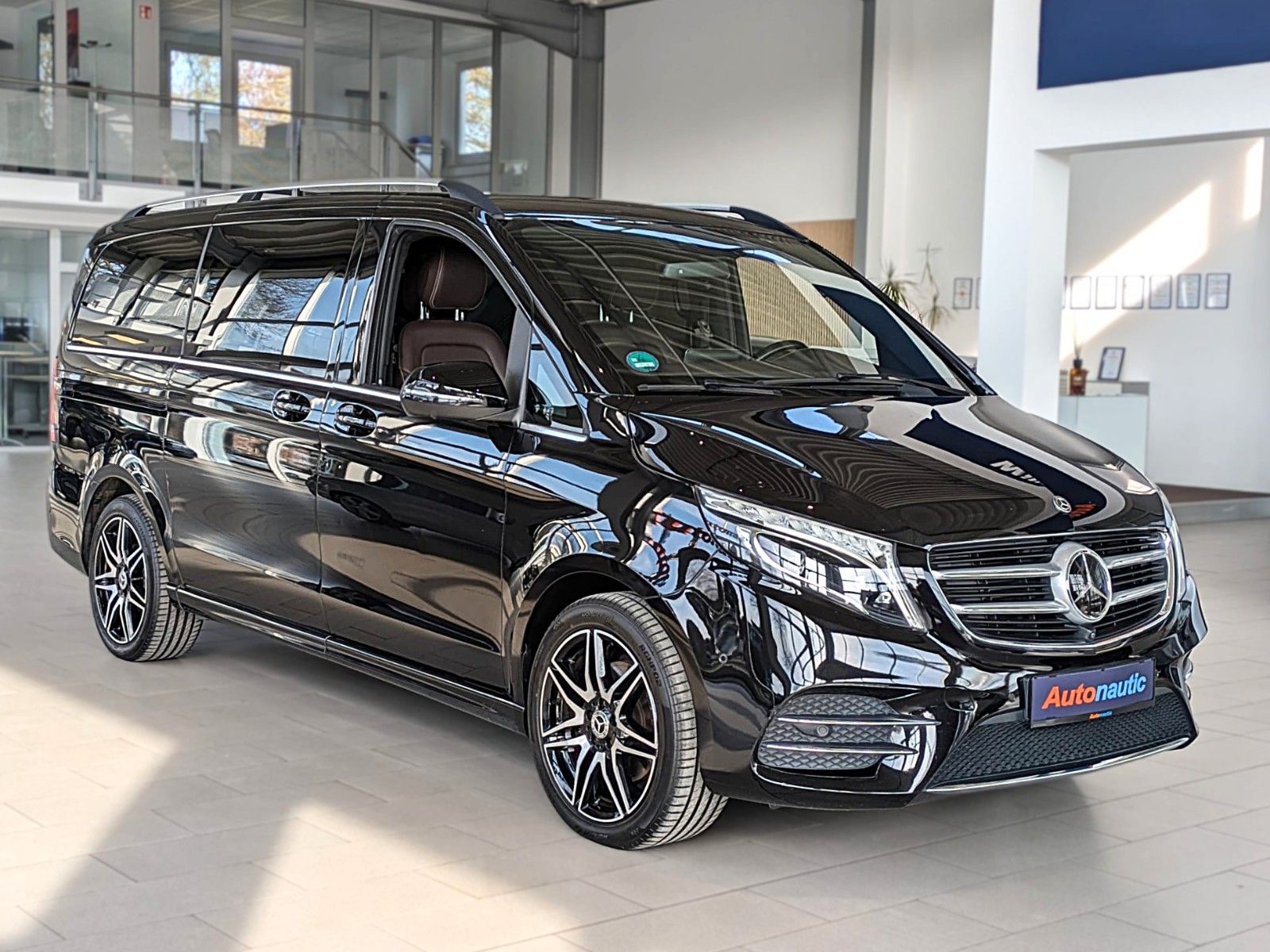 Fahrzeugabbildung Mercedes-Benz V 250d AMG 4M LANG 6 SITZE VIP SHUTTLE MEGAVOLL!