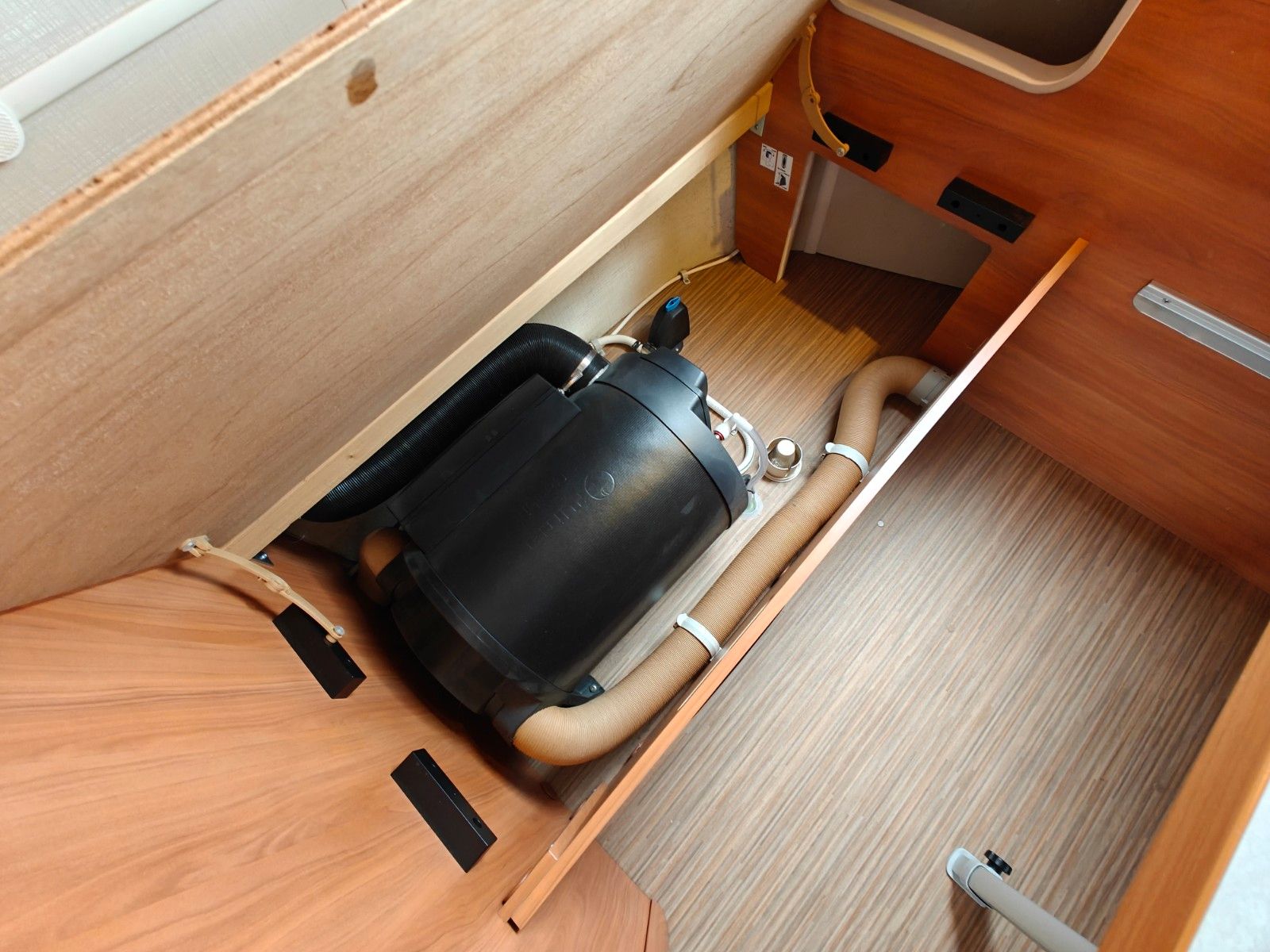 Fahrzeugabbildung HYMER / ERIBA / HYMERCAR Touring Troll 535 GT - Autark, Combi 4, TV -