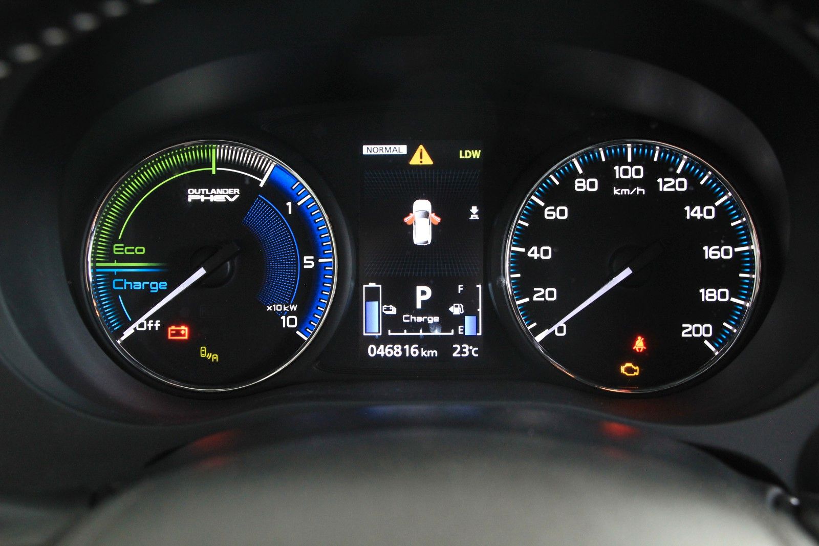 Fahrzeugabbildung Mitsubishi Outlander PHEV Top 4WD
