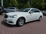 Mercedes-Benz E 200*CGI*Leder*Klimaauto*Sitzhzg*Xenon - Mercedes-Benz E 200 aus 2011