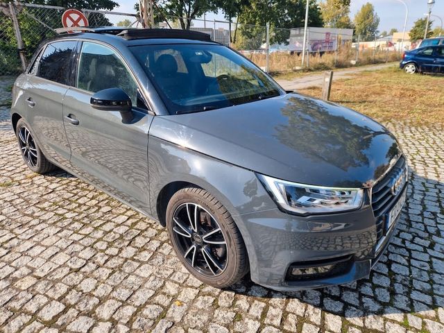 Audi A1 Sportback sport DSG Panorama Xenon