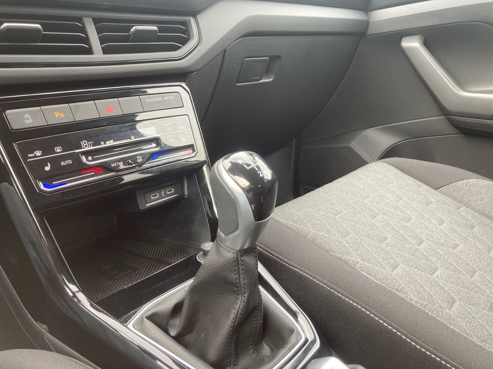 Volkswagen T-Cross - Bild 14