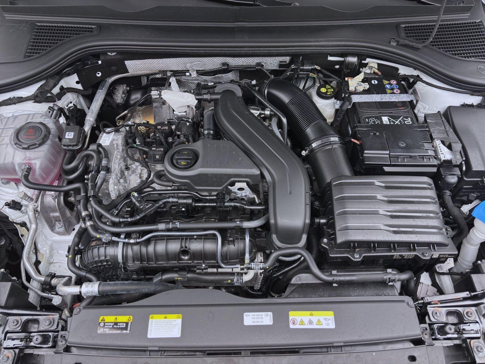 Volkswagen Passat Variant 1.5 eTSI DSG BUSINESS AHK KAMERA 