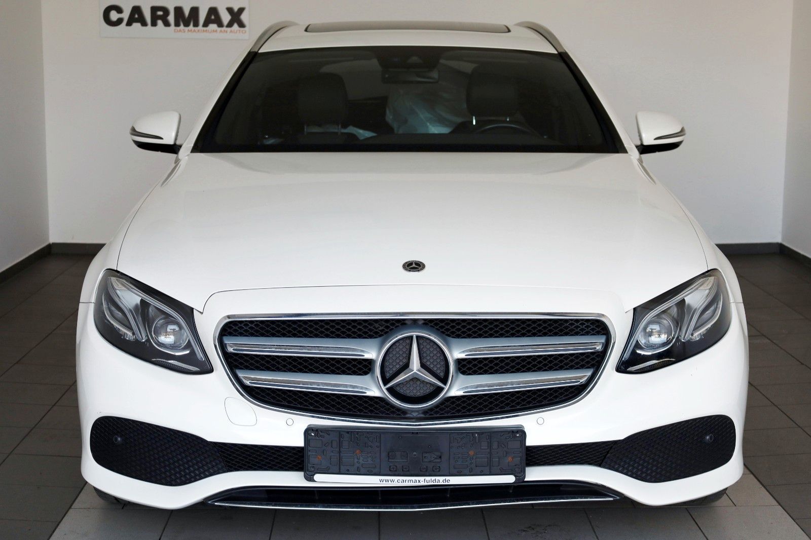 Fahrzeugabbildung Mercedes-Benz E 220d T T.Leder,Navi,LED,SD,Kamera,SH,PDC,SR+WR