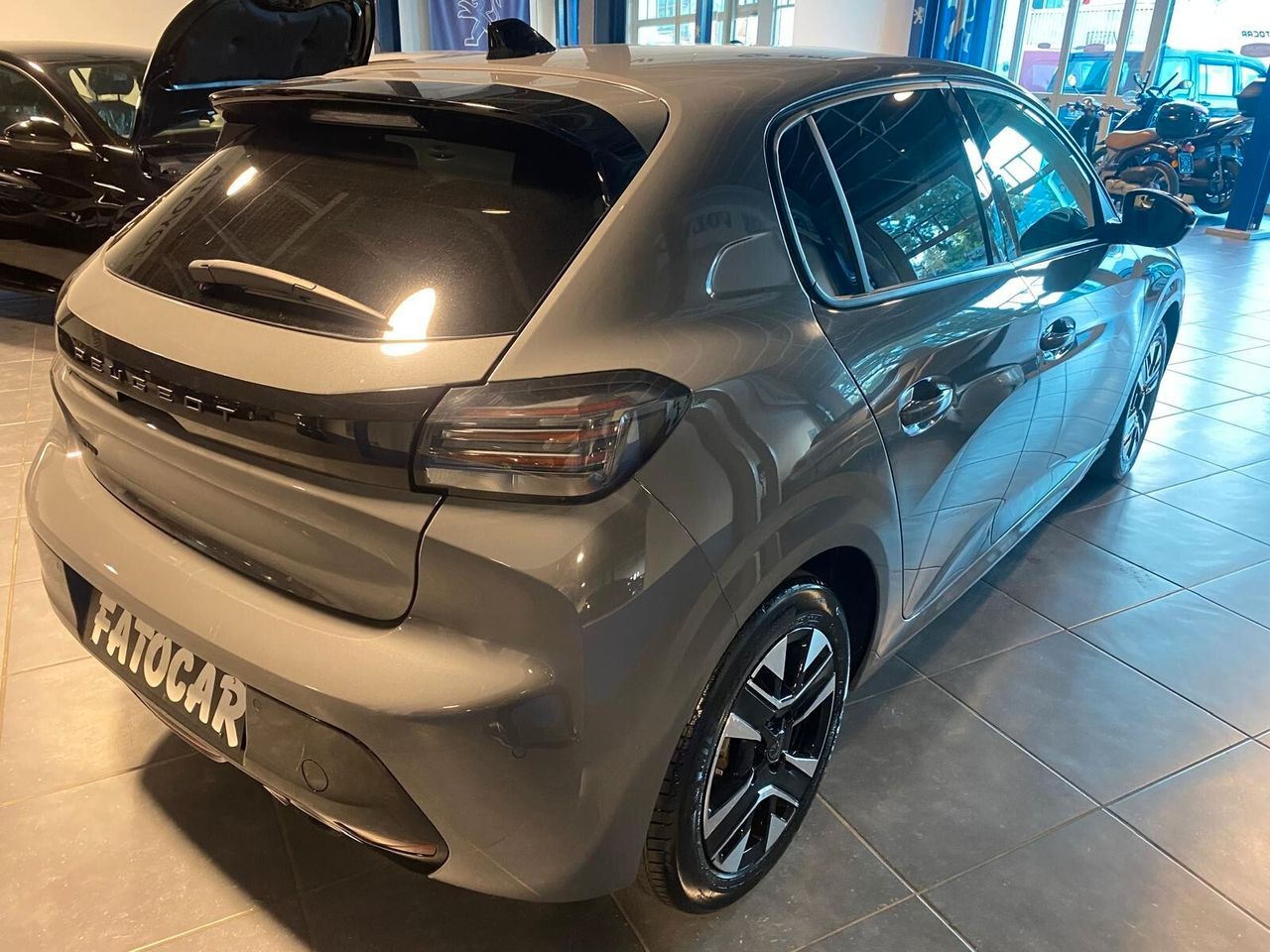 Peugeot 208 PureTech 100 Stop&Start 5 porte Allu imagem 2