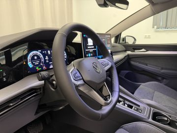 Volkswagen Golf - 10