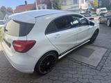 Mercedes-Benz A 180 7G AMG Optik 18Zoll Leder Navi PDC Night - Mercedes-Benz A 180: AMG