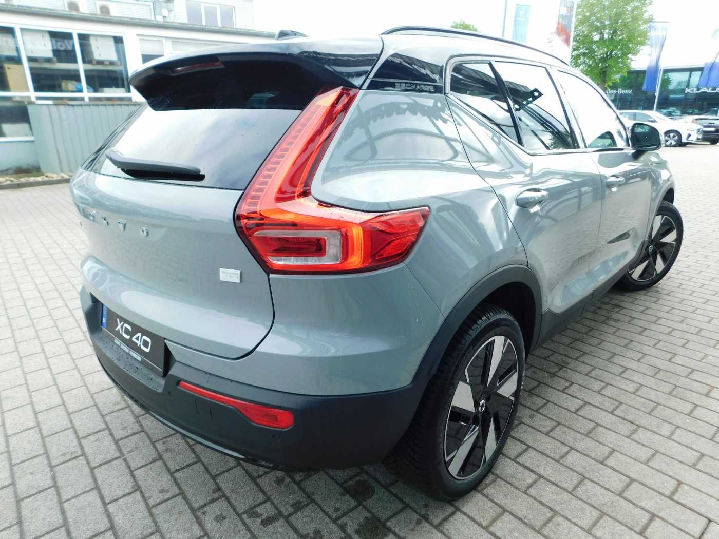 Fahrzeugabbildung Volvo XC40 Pure Electric Recharge Twin Motor Plus