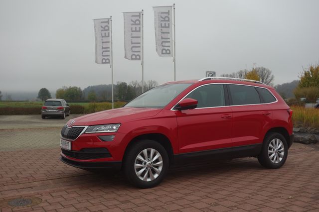 Skoda Karoq Style- Navi-PDC-Tempomat-8fach bereift !