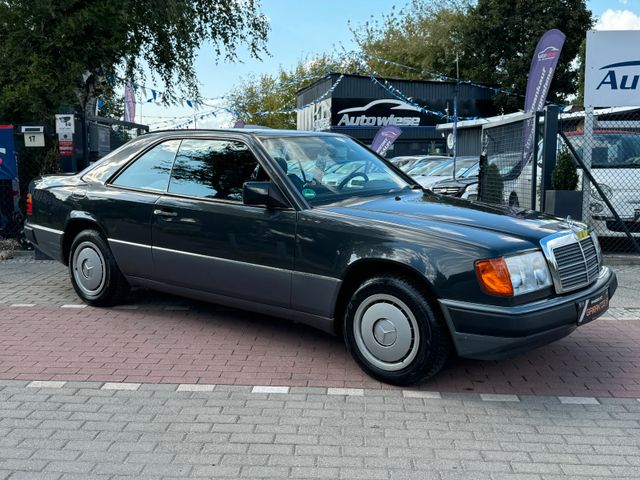 Mercedes-Benz 124C CE 300 Coupe*Schaltgetriebe*TÜV NEU