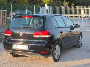 Volkswagen Golf - 5
