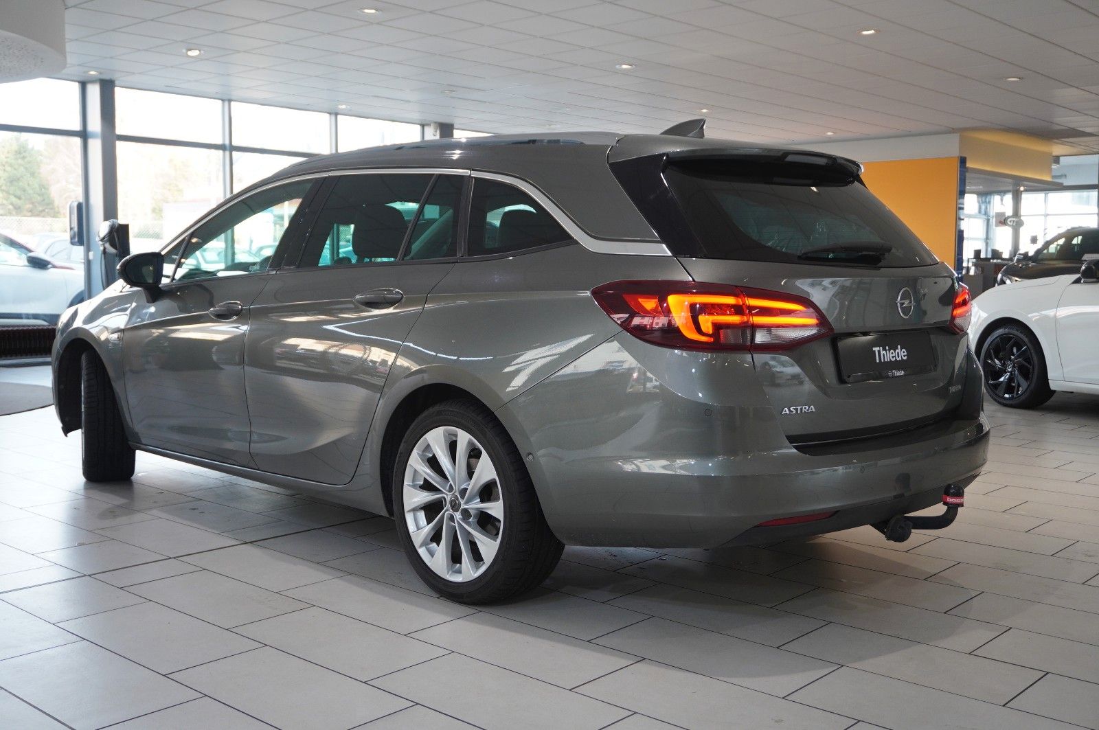 Fahrzeugabbildung Opel Astra K ST 1.4T INNOV. NAVI/LED/KAMERA/SPORT/AHK