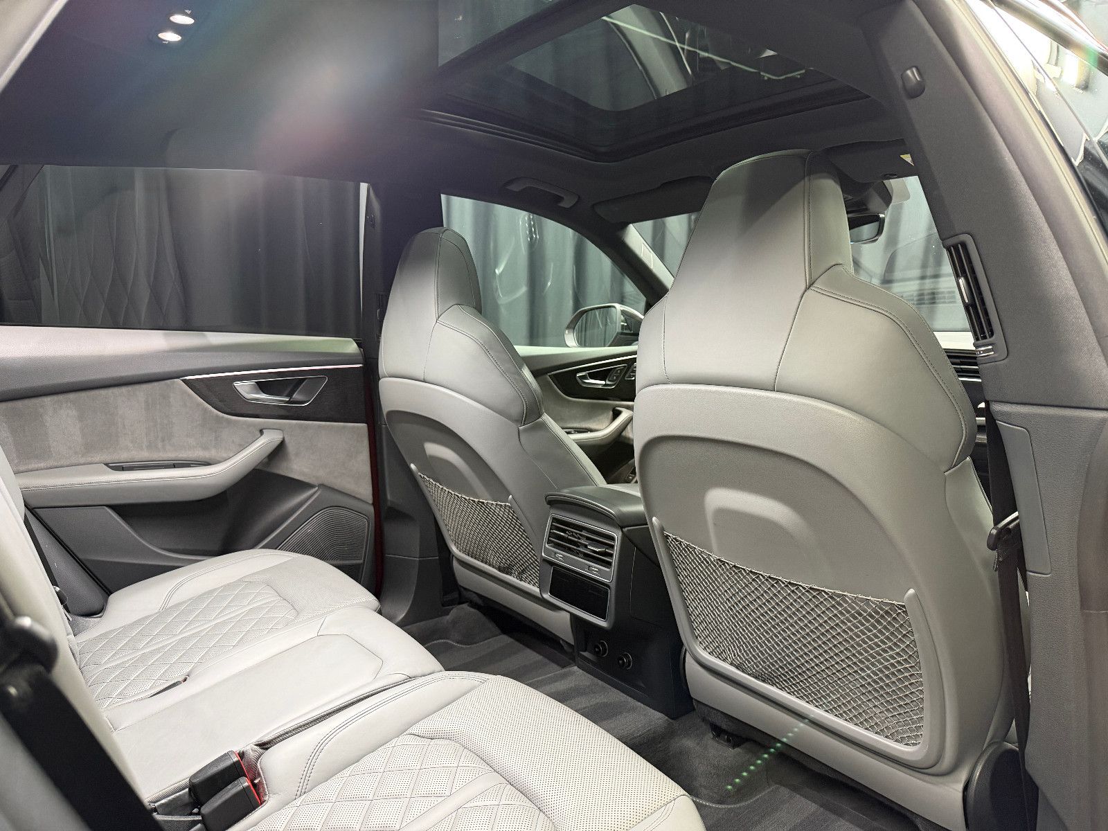 Fahrzeugabbildung Audi SQ8 4.0 TDI quattro|3D BANG&OLUFSEN|RS-SITZE|AHK