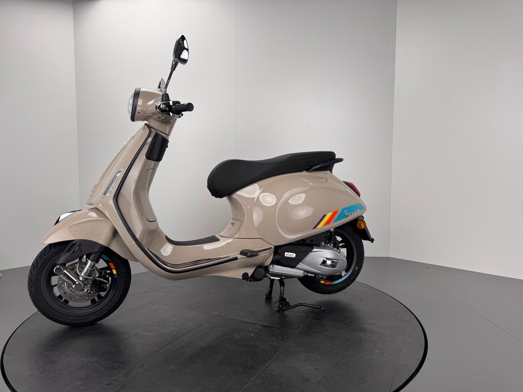 Fahrzeugabbildung Vespa PRIMAVERA 125 SPORT E5+ *NEUFAHRZEUG