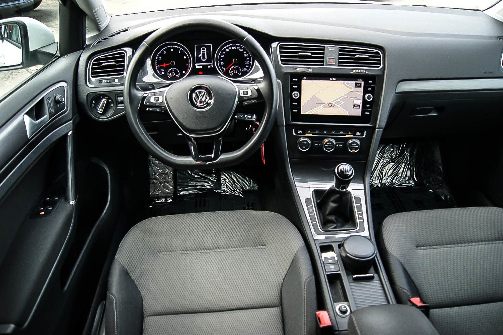 Fahrzeugabbildung Volkswagen Golf VII Variant 1.0TSI SOUND NAVIGATION ACC App