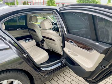 BMW 740 - 11