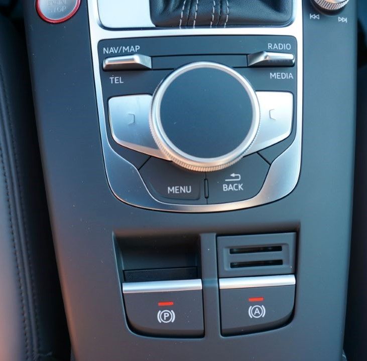 Fahrzeugabbildung Audi S3 Lim. 2.0 TFSI quattro Navi Kamera B&O Pano