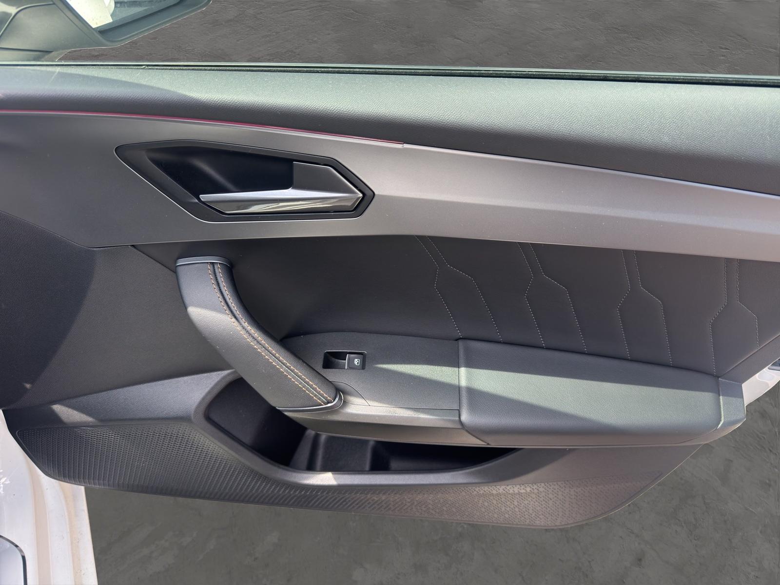 Cupra Leon SP 2.0 TSI DSG LED 18 GRA PDC KEYLESS VIRT.