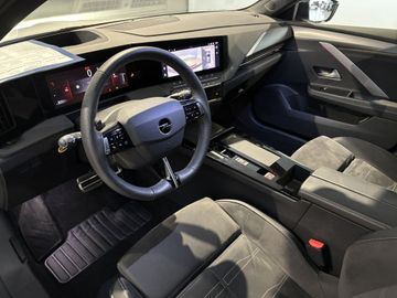 Fotografie 11 des Opel Astra 1.2 Turbo Automatik Ultimate