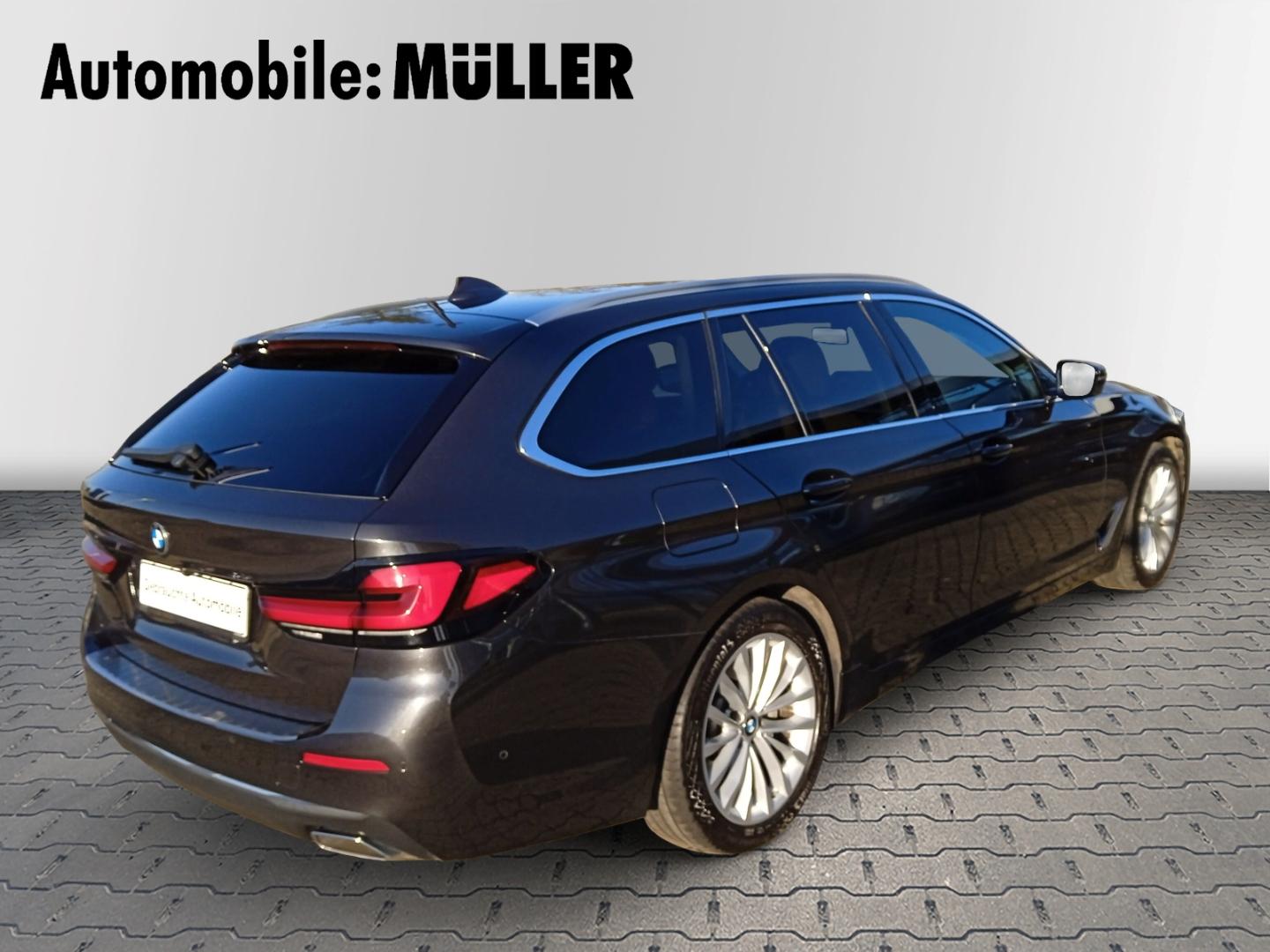 BMW 530 i Tour LuxuryLine Park-Assistent+AHZV+LED+DA