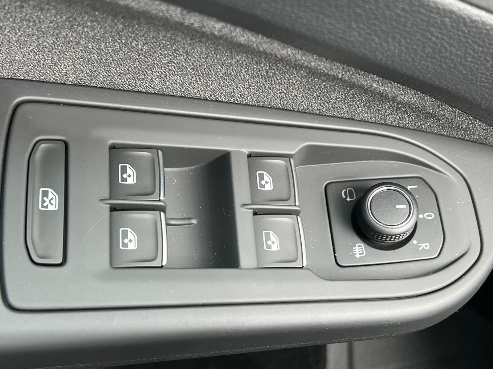 Fahrzeugabbildung Volkswagen Golf VIII Goal 1.5 TSI *LED, Kamera, 17'-LM*