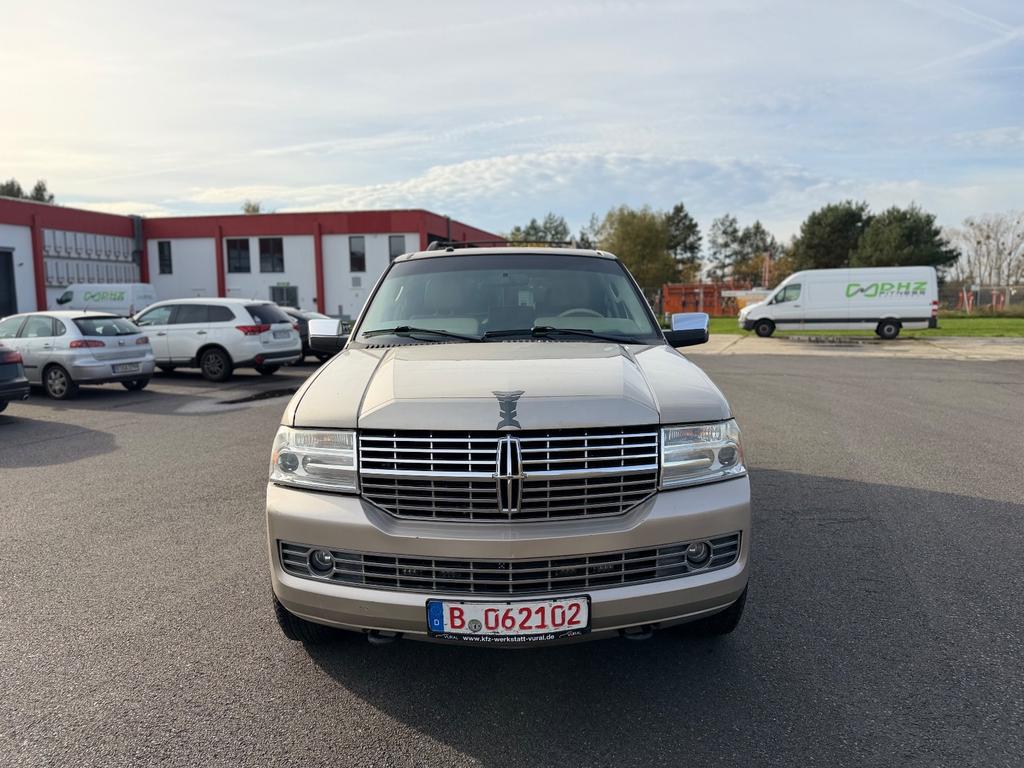 Lincoln Navigator
