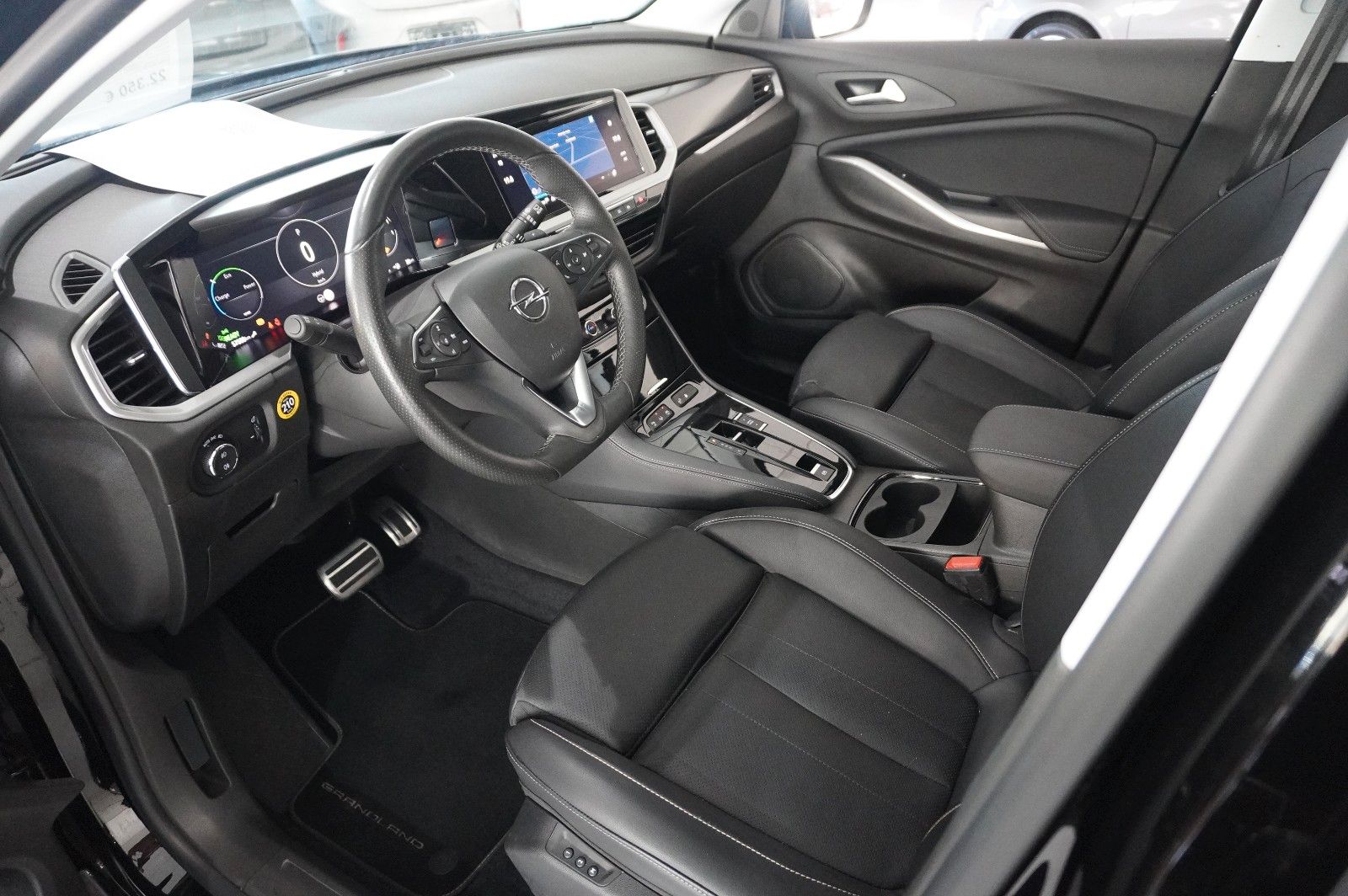 Fahrzeugabbildung Opel Grandland (X) 1.6T GSe HYBRID 4X4 NAVI/LED/SPORT
