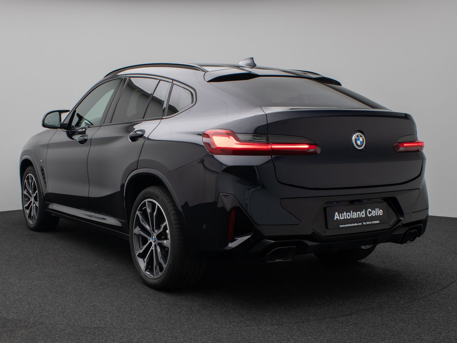 Fahrzeugabbildung BMW X4 M40i Panorama Laser Kamera HUD DAB HiFi AHK