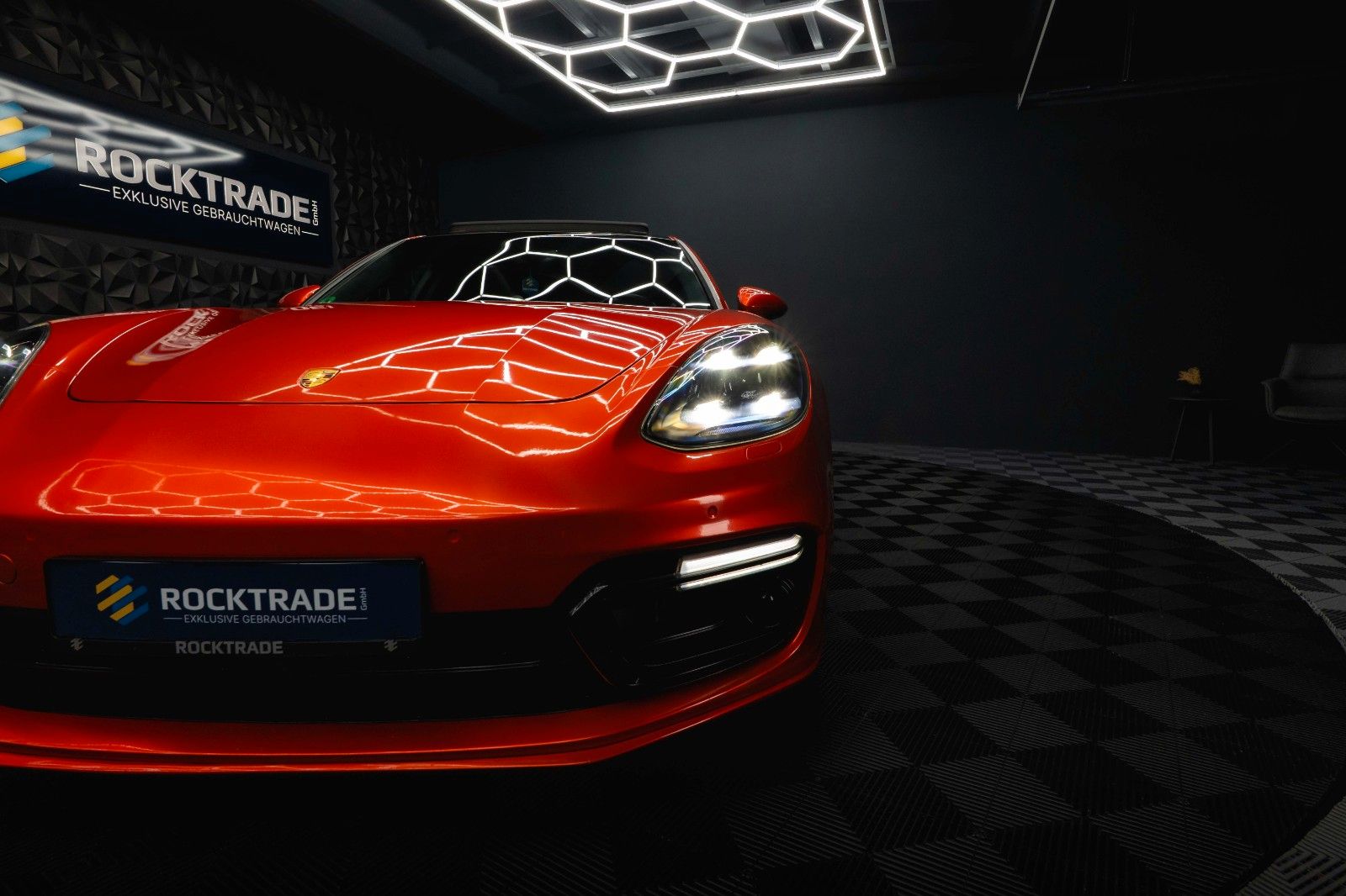 Fahrzeugabbildung Porsche Panamera Turismo 4 E-Hybrid Sport-Design *Pano*