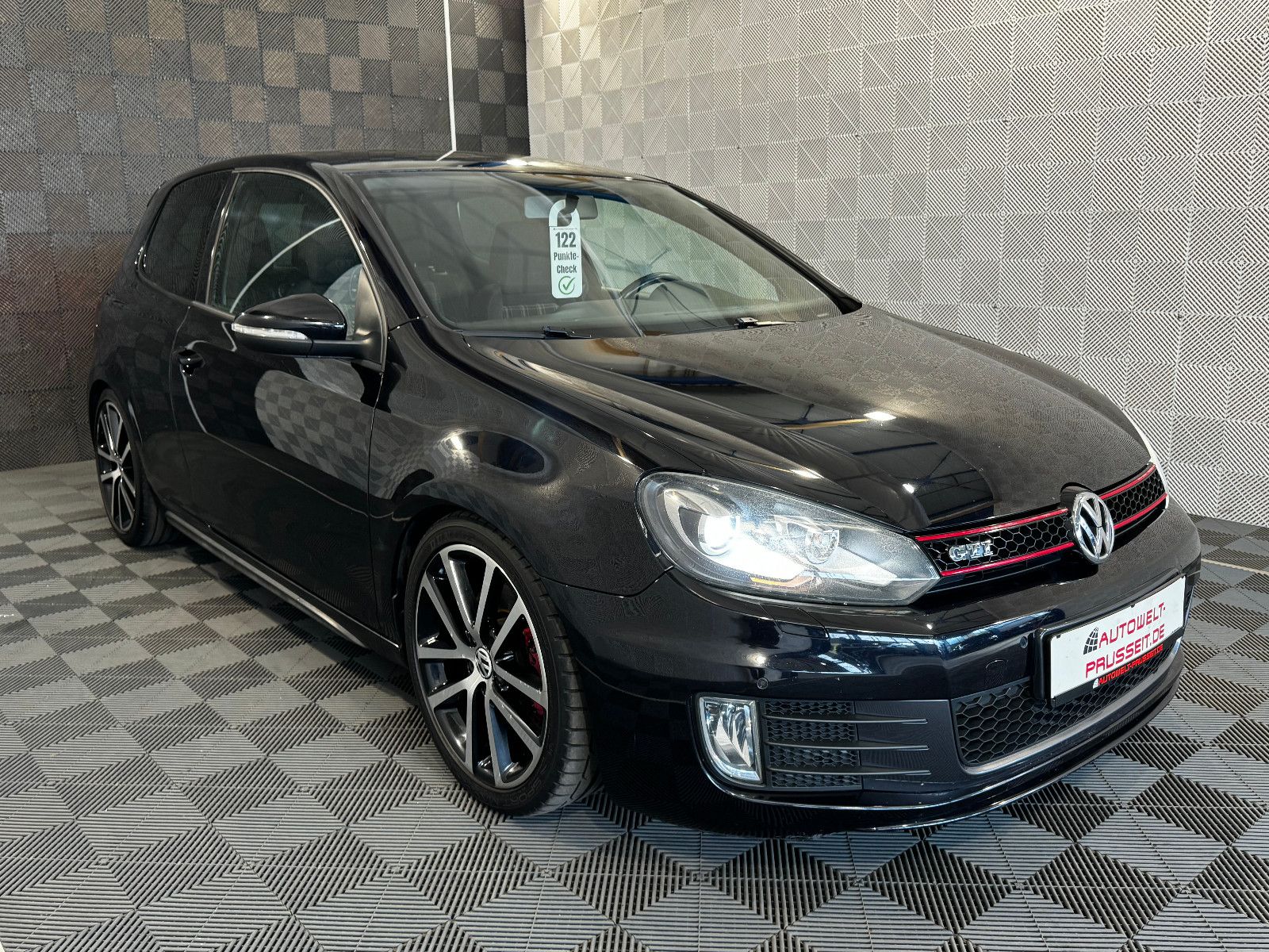 Gebrauchtwagen Volkswagen Golf Golf VI GTI*BI XENON*PDC V+H-SHZ-NAVI-TEMP-17" in Horb am Neckar