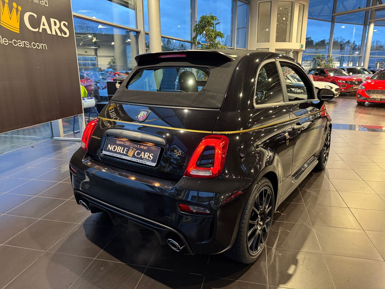 Fahrzeugabbildung Abarth 595C  Scorpioneoro Turismo - 2000 Stk weltweit!