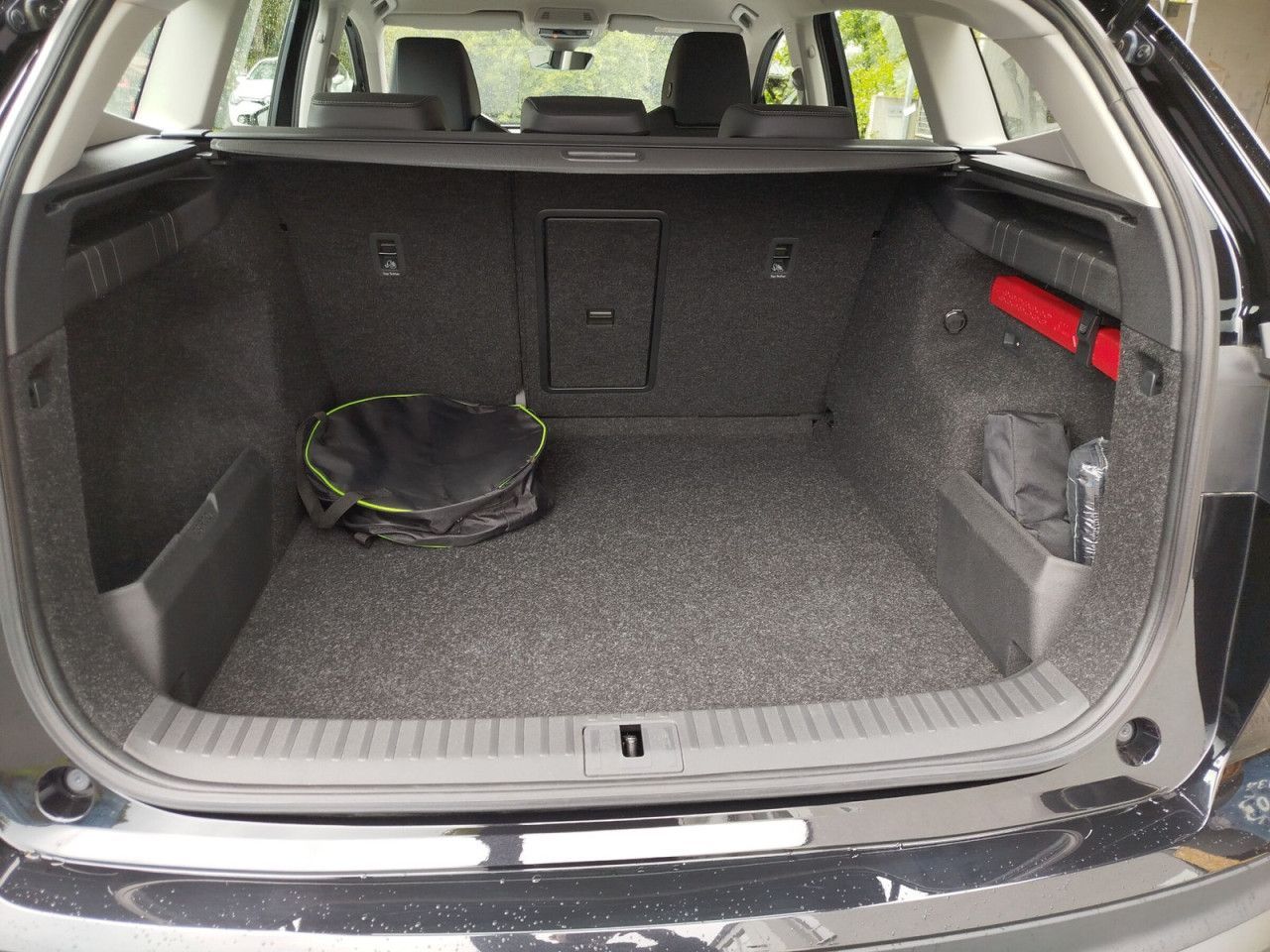 Fahrzeugabbildung SKODA Enyaq 60 132/62 E1H, AHK