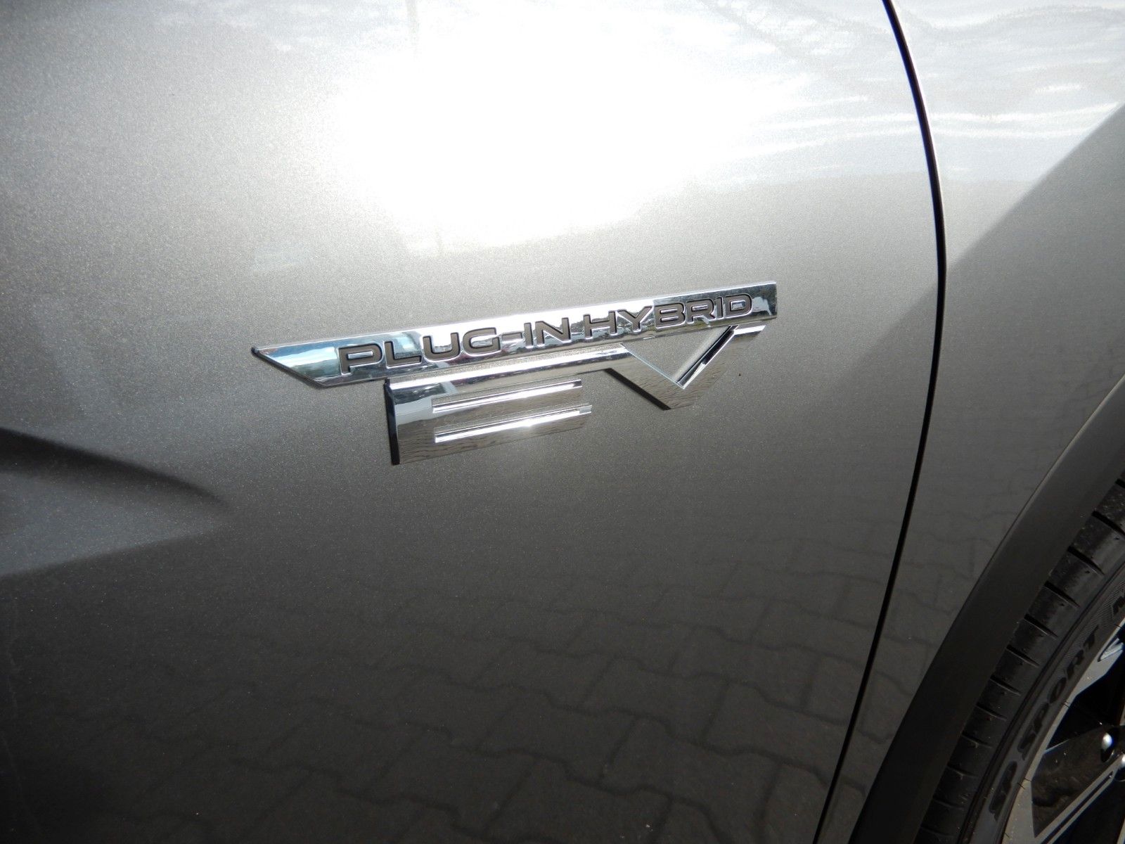 Fahrzeugabbildung Mitsubishi Eclipse Cross 2.4 PHEV SELECT 4WD Navi LED