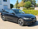 BMW 330 i 3 Touring Sport Line 1.Hand *Kamera *LED