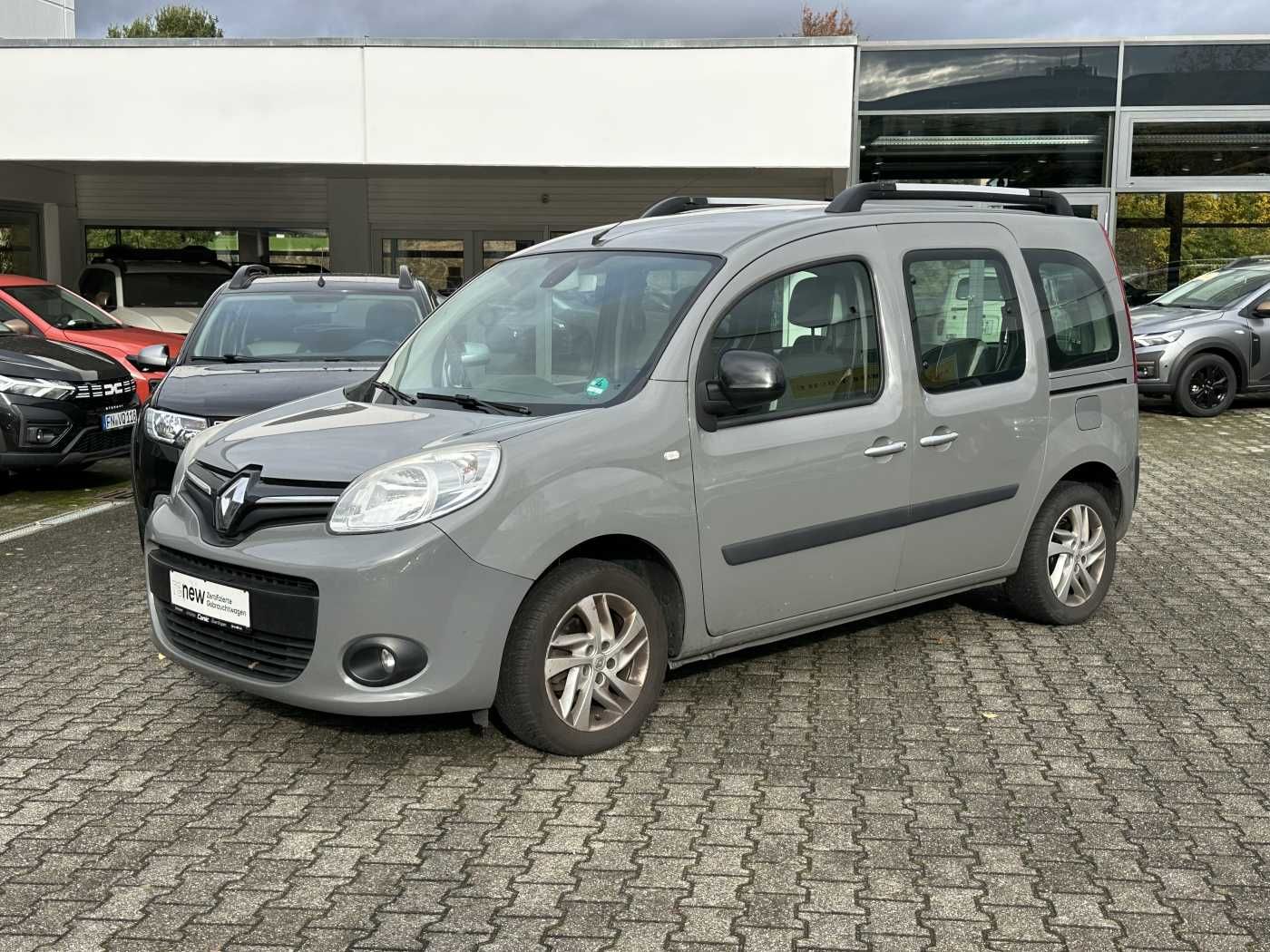 Fahrzeugabbildung Renault Kangoo Paris Deluxe 1.6