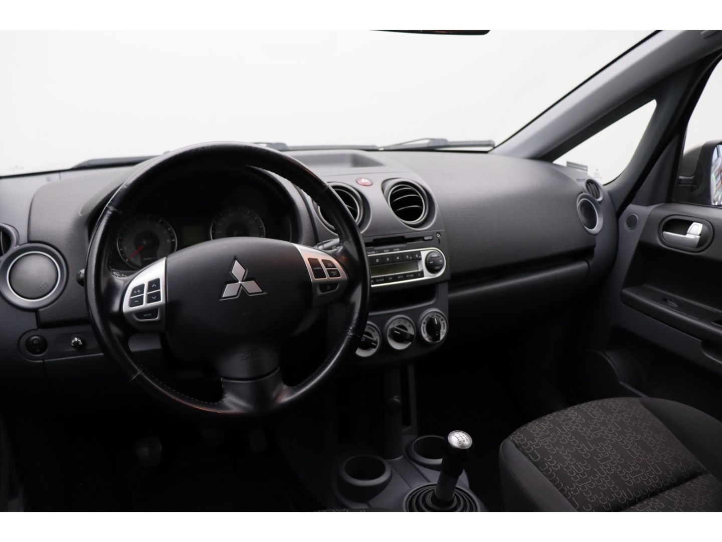 Fahrzeugabbildung Mitsubishi Colt 1.3 Polar Tempomat Multifunktion SHZ Notbre