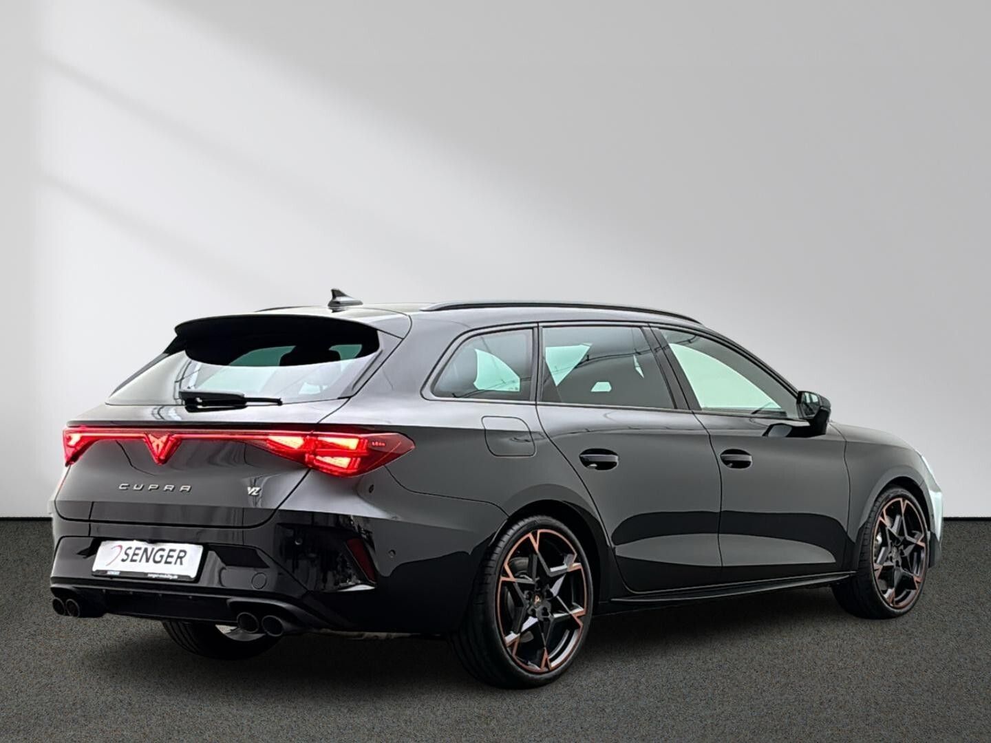 Cupra Leon Sportstourer VZ 2.0 TSI DSG 4Drive AHK imagem 3