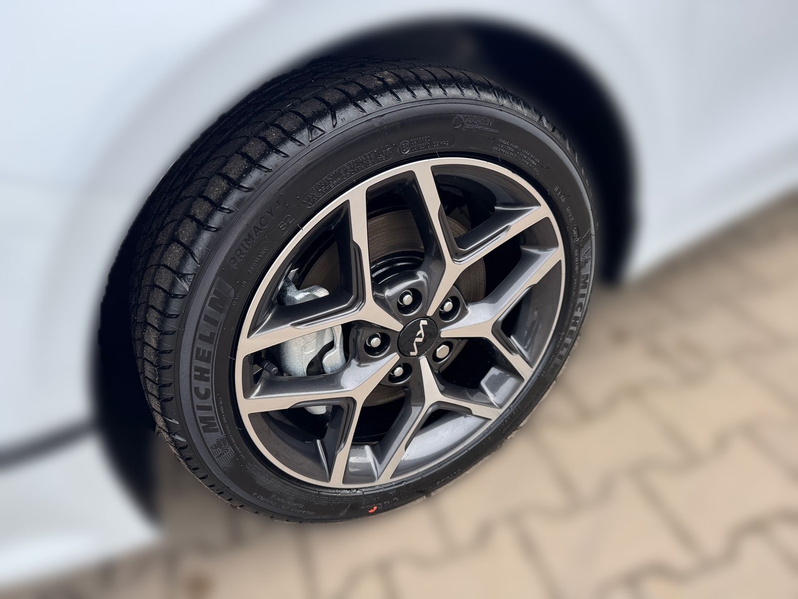 Fahrzeugabbildung Kia Ceed 1.0 T-GDI 48V 100  DCT Ultimate