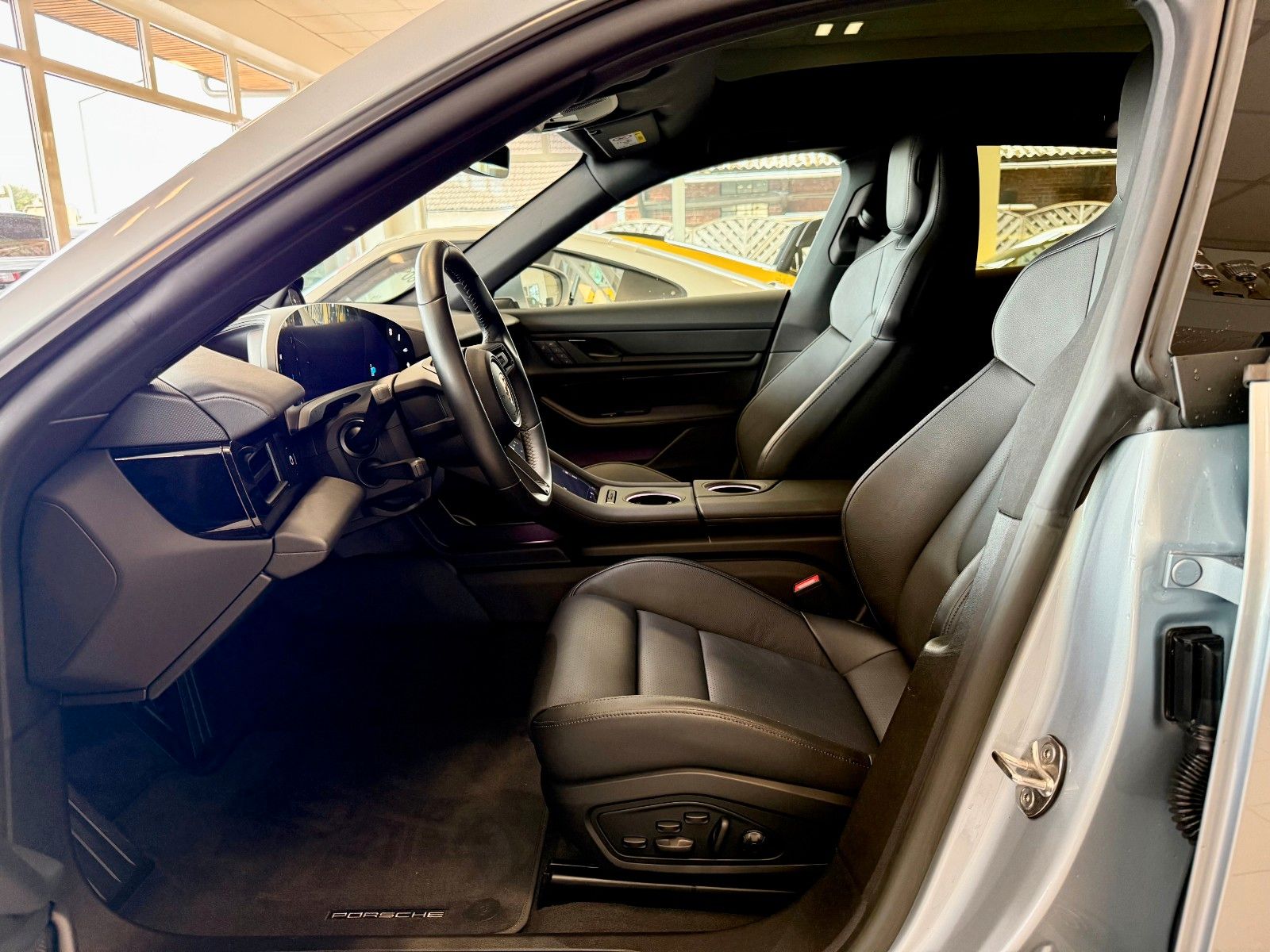 Fahrzeugabbildung Porsche Taycan Sport Turismo Performance/Luftferderung